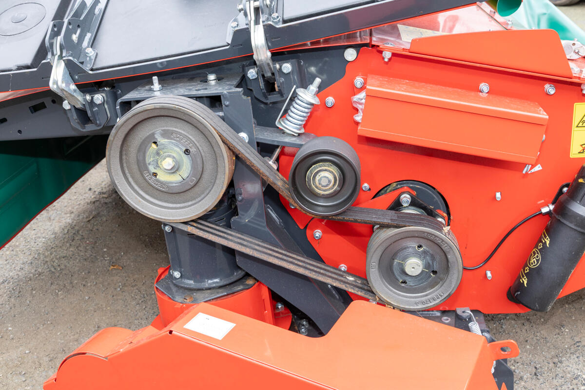 Kverneland-mower-5387MT-Vee-belts